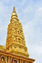 Naklejka premium Temple and building Thai cultural arts in contemporary style