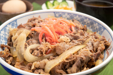 牛丼 テーブル