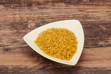 Vegetarian cuisine - dry bulgur for cooking