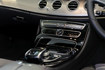 Naklejka premium 車のコックピット 高級車 外車