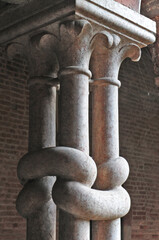 Naklejka premium Abbazia di Chiaravalle della Colomba - colonnine del chiostro, Piacenza 