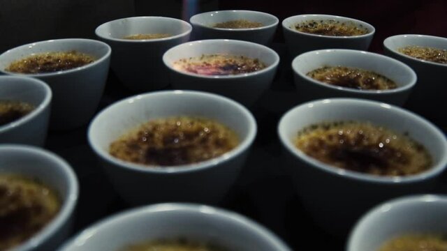 flame on a creeme bule in the try (Cr&eacute;me br&ucirc;l&eacute;e)