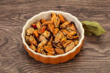 Pickled mussels in the bowl