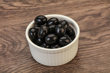 Black olives in the bowl