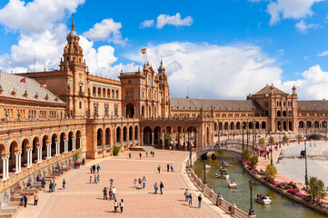 Fototapeta na wymiar The famous historic landmark of the Plaza de España, Seville, Spain