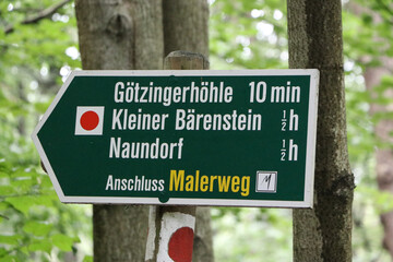 wanderweg zeichen wegweiser börnestein elbe elbsandsteingebirge sächsische schweiz dresden elbtal...