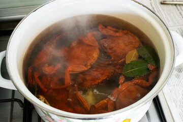 Steamed crab on the steaming pot