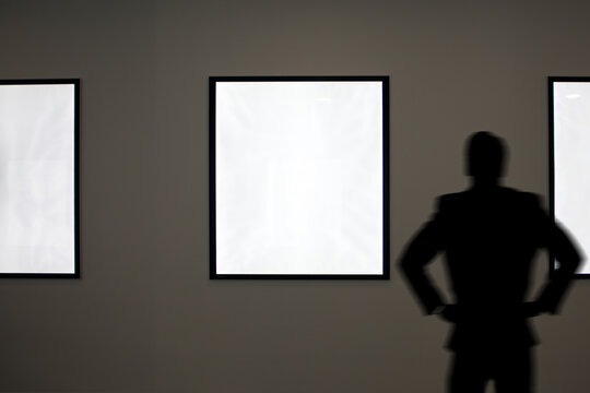 critic awward picture in the gallery