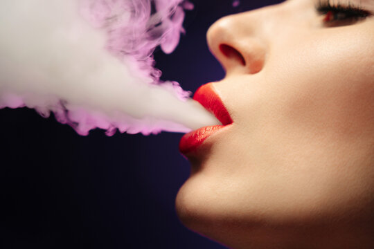 Scarlet lips smoke  3D and CG  Abstract Background Wallpapers on Desktop  Nexus Image 400690