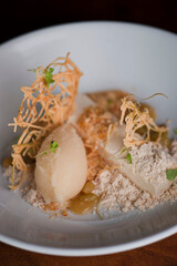 Ice cream, vanilla butter rum. Classic American or French bakeries or pastry shop favorites. Cookies, whipped cream, cakes, chocolate syrup butter, eggs and vanilla beans.