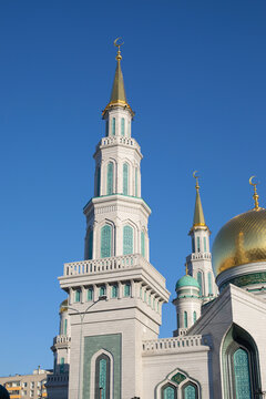 White minaret Moscow Cathedral Mosque, Muslim landmark