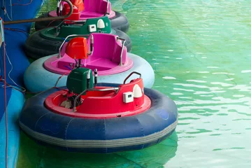 Deurstickers Bumper Boat in the Pool, Funny Activity in the Water Theme Park. © thaiprayboy