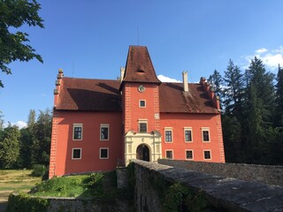 Státní zámek Červená Lhota