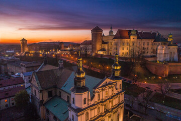 Fototapeta na wymiar Zachód słońca nad Wawelem