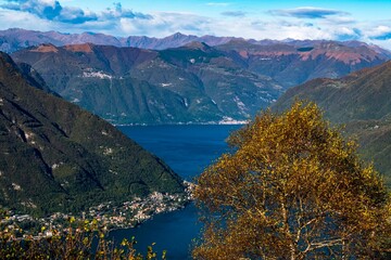 Fototapeta na wymiar Lago di Como - Lombardia - Italia