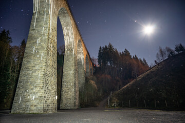 Brücke in der Ravennaschlucht mit Mond