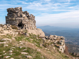 RUINS OF SAN VICENTE CASTLE, IN THE SIERRA DE SAN VICENTE, TOLEDO, SPAIN