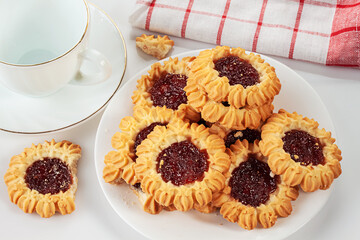 Cookies with strawberry jam