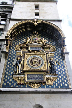 The outside of the Musee Dosy in Paris