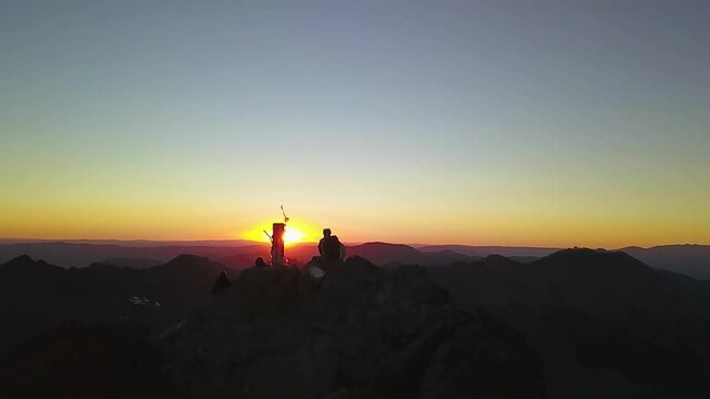 Best sunrise of my life. Summit of Cerro Piltriquitr&oacute;n, Patagonia Argentina.
Filmed with a DJI Mavic 2 pro drone and PL / ND32 filter