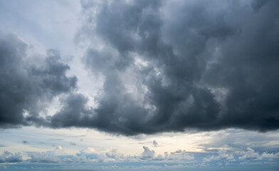 Obraz premium Dramatic sky, perfect for sky replacement, backgrounds, screen saver or any other application