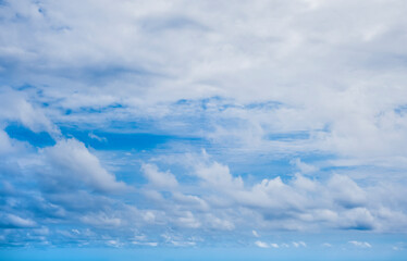 Obraz premium Dramatic sky, perfect for sky replacement, backgrounds, screen saver or any other application