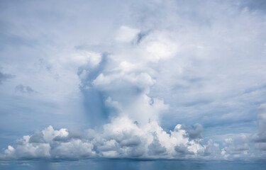 Obraz premium Dramatic sky, perfect for sky replacement, backgrounds, screen saver or any other application