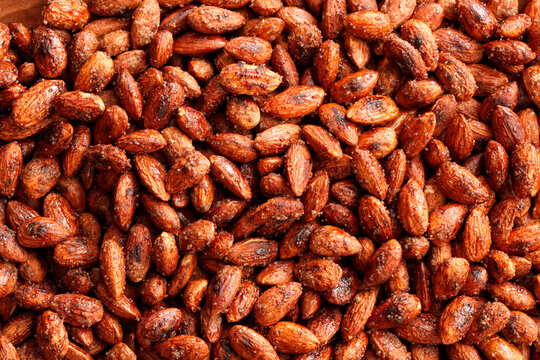 Roasted almonds (full-frame)