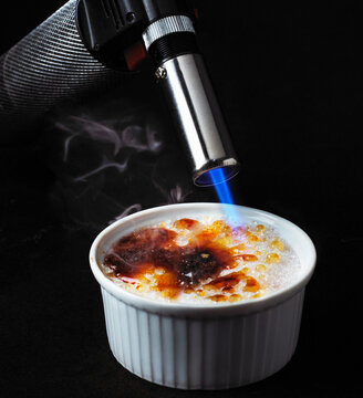 A cr�me br�l�e being caramelised
