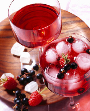 Blackcurrant liqueur with raspberries, redcurrants, star anise, corn schnapps and rock sugar