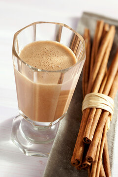 Christmas gingerbread liqueur with nut-nougat spread and cream