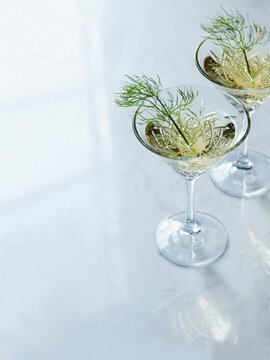 Fennel wine in stemmed glasses