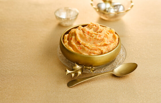 Potato and swede puree with carrots (Christmas)