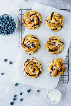 Bl�barsbullar - blueberry snails from Sweden
