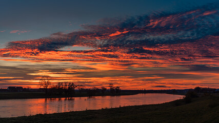 Fototapeta premium Sonnenuntergang, Elbe