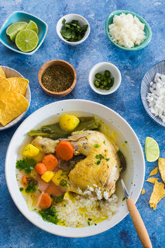 Mexican caldo de pollo