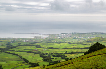 Obraz premium Panorama Ile Terceira aux Açores depuis point de vue Serra do Cume