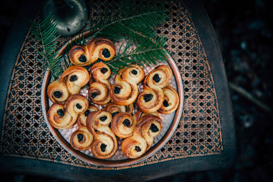 Saffron Cinnamon Buns