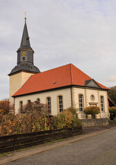 Obraz premium Dorfkirche in Föhrste an der Leine (Stadt Alfeld)