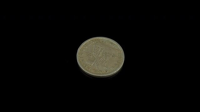 Portugal 2,50 Escudos coin with the Caravel ship on it, coined in 1981