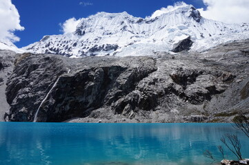 Fototapeta na wymiar lake in the mountains Laguna 69 huaraz peru