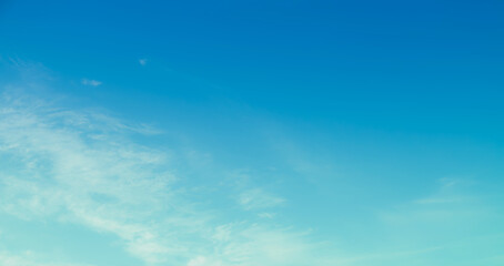 Obraz na płótnie Canvas blue sky with beautiful natural white clouds 