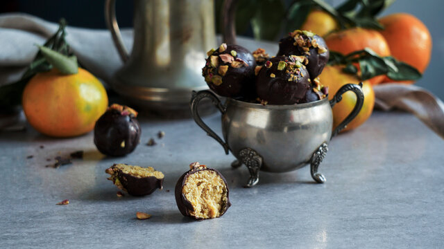 Vegan marzipan truffles