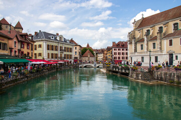 Fototapeta na wymiar Canal in downtown Annecy, France
