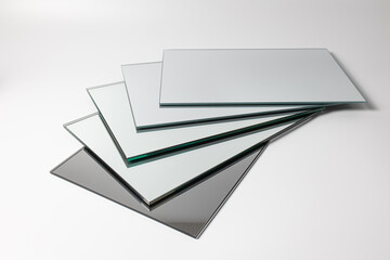 Sheets of Factory manufacturing tempered clear float glass panels cut to size - 395558380