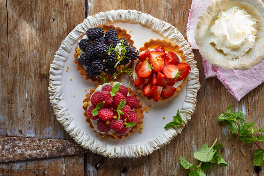 Little fruit tarts