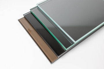 Sheets of Factory manufacturing tempered clear float glass panels cut to size