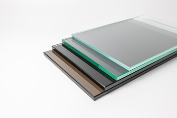 Sheets of Factory manufacturing tempered clear float glass panels cut to size - 395559353