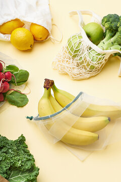 Environmentally friendly shopping with reusable bags (zero waste)