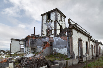 Le Phare de Ribeirinha en ruines suite du tremblement de terre aux Açores sur île de Faial